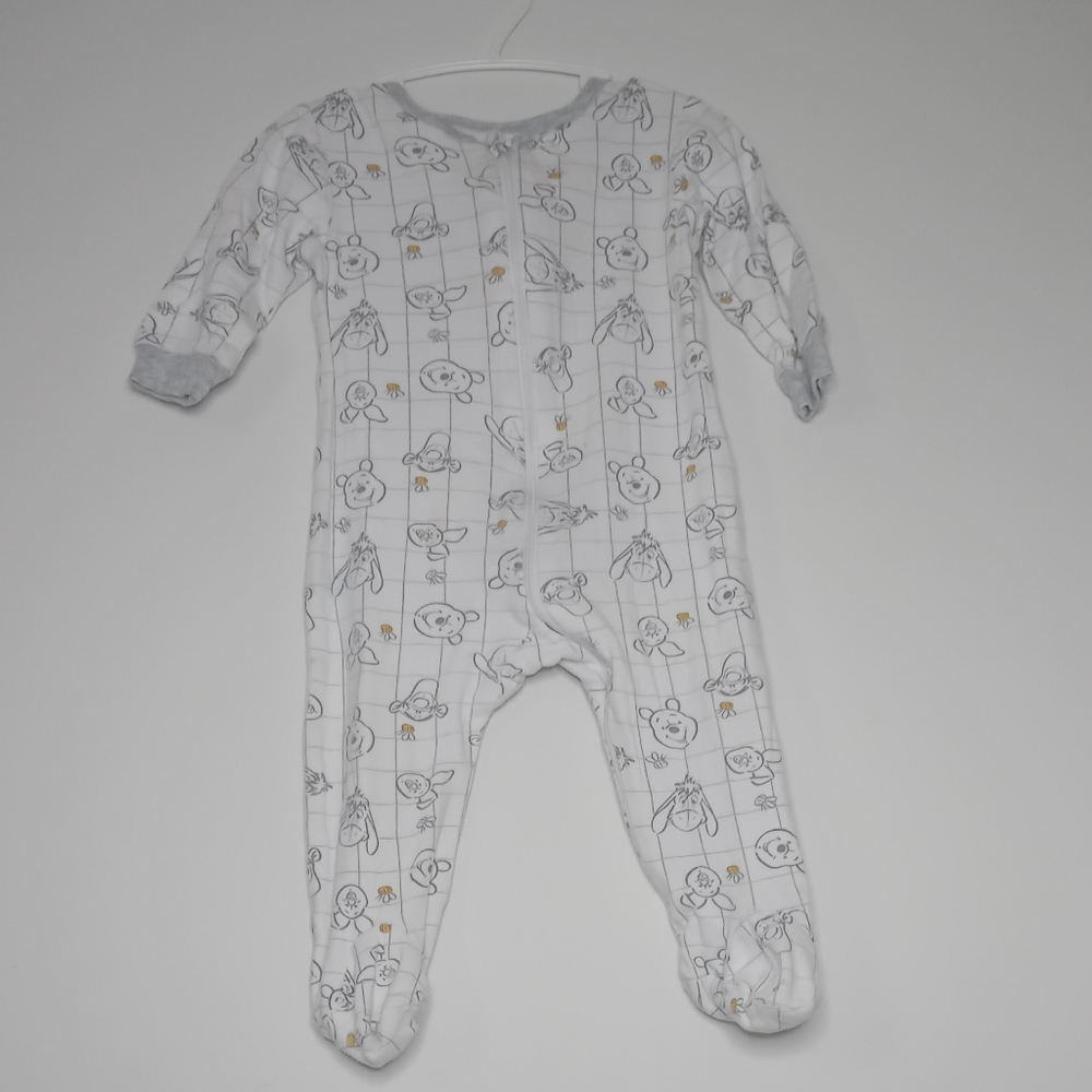 ✨Free W/🍼bundle✨Disney Winnie the pooh. White and gray size 12 M - Picture 1 of 6